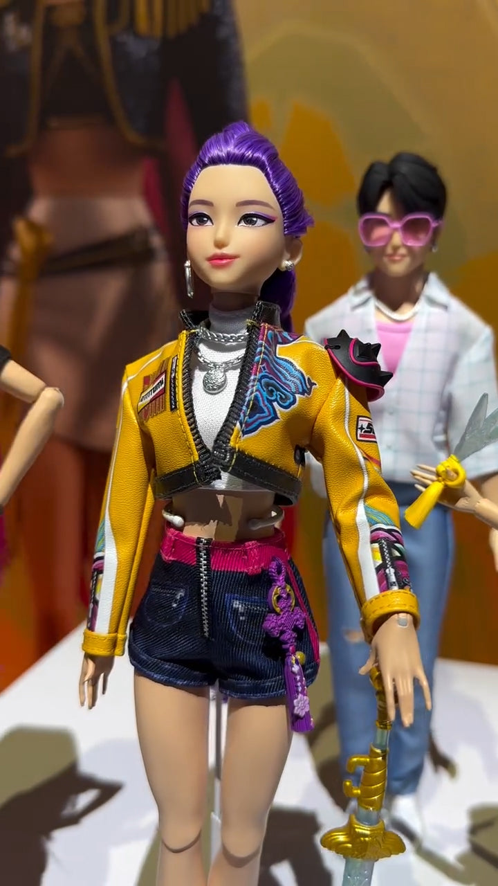 Mattel - KPOP Demon Hunters - Core Fashion Doll - Complete Set of 4 (Zoey, Mira, Rumi, Jinu)