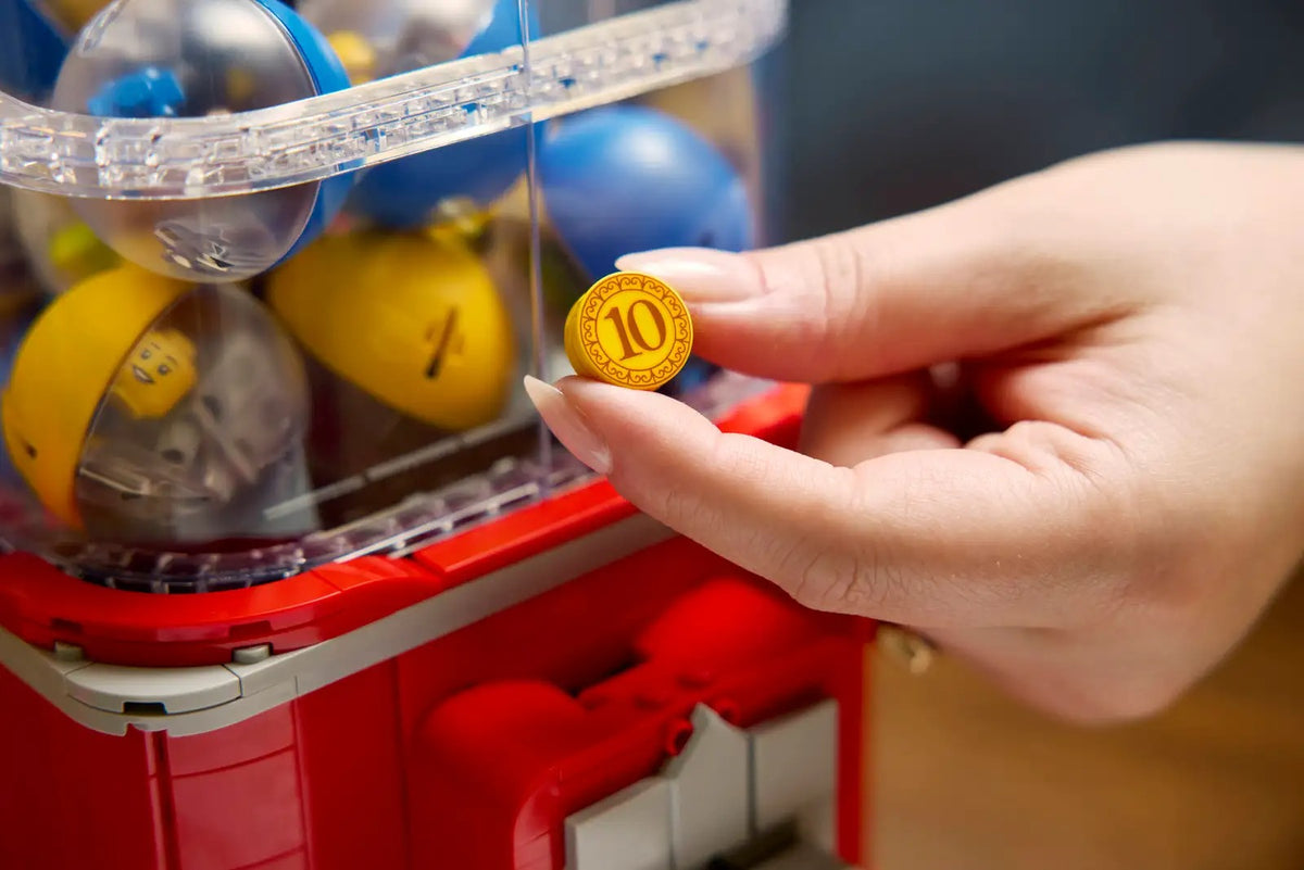 LEGO Ideas - Minifigure Vending Machine - Includes 16 Minifigures - #21358