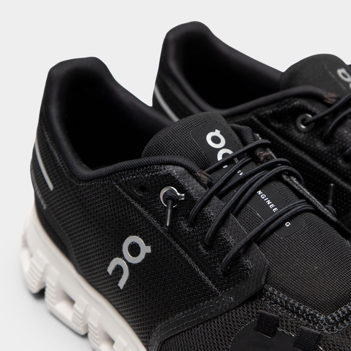 On Men's Cloud 6 Black / White - 3MF10070299