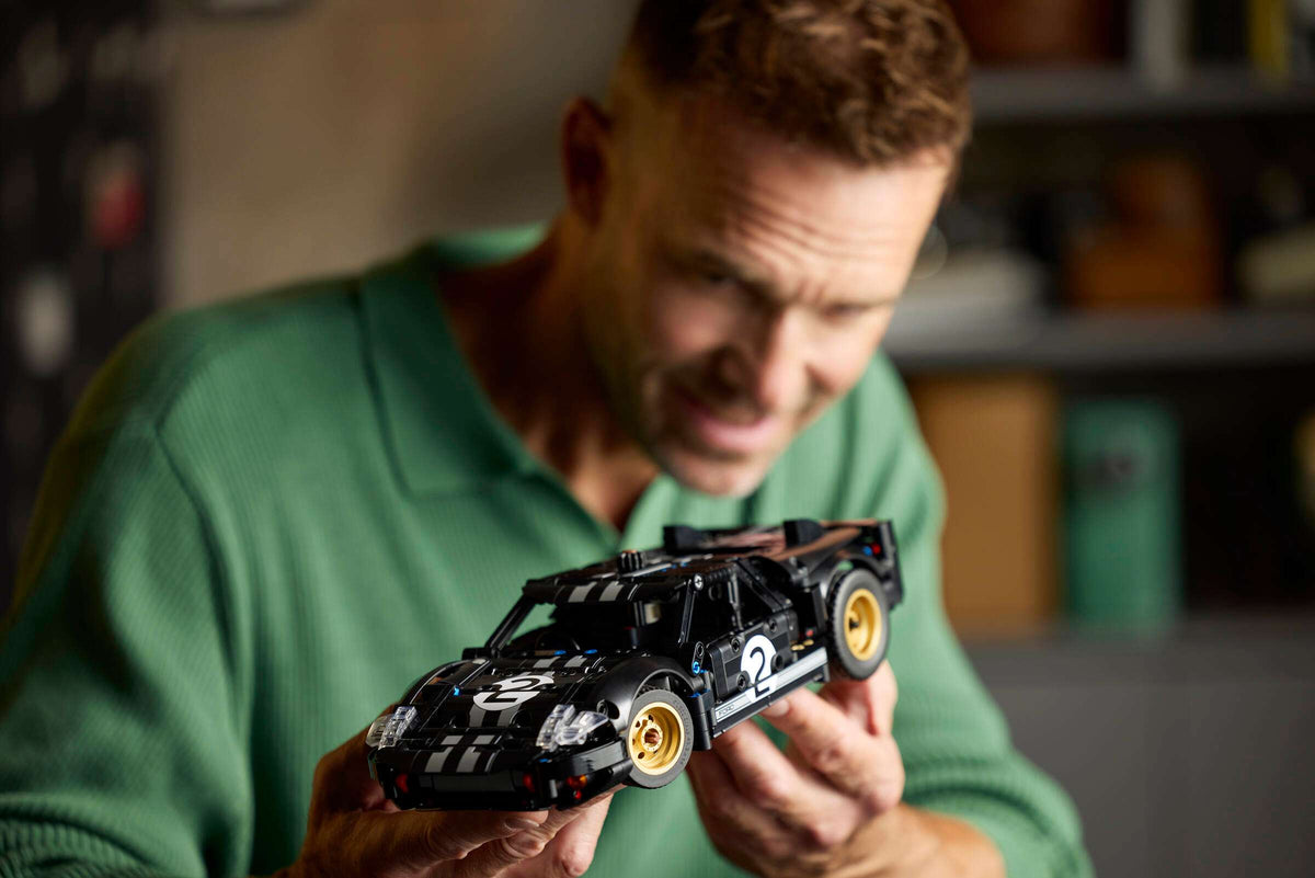 LEGO Technic - 1966 Ford GT40 MKII Race Car - #42223  (Exclusives)