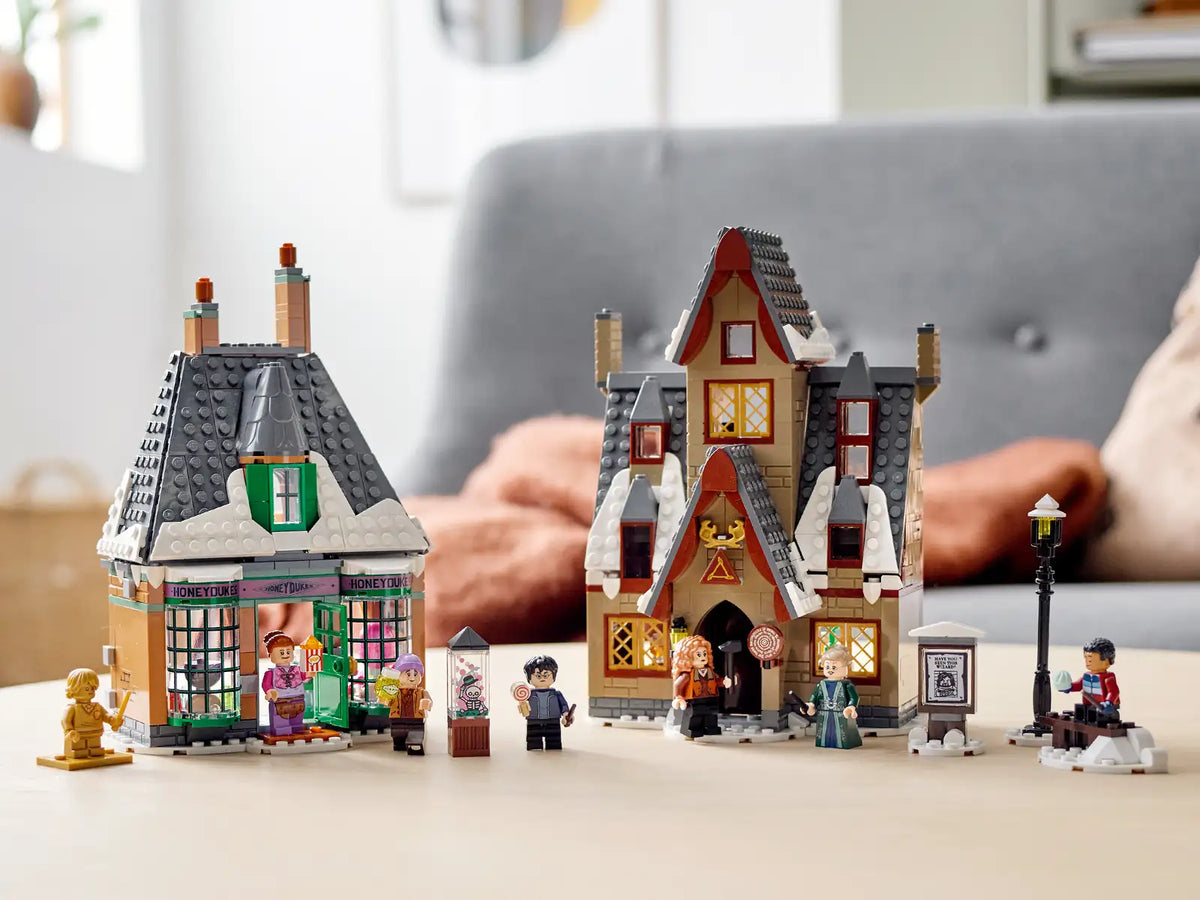 LEGO Harry Potter - Hogsmeade Village Visit - #76388 (RETIRED)