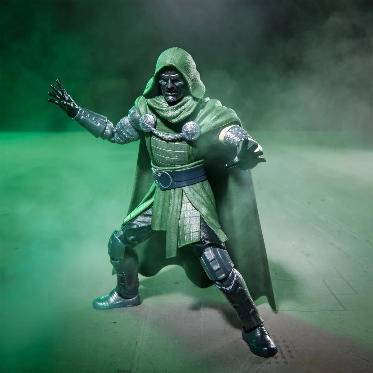 Marvel Legends Series - Avengers: Doomsday - Doctor Doom 6-Inch Action Figure (PRE-ORDER NOV 2026)