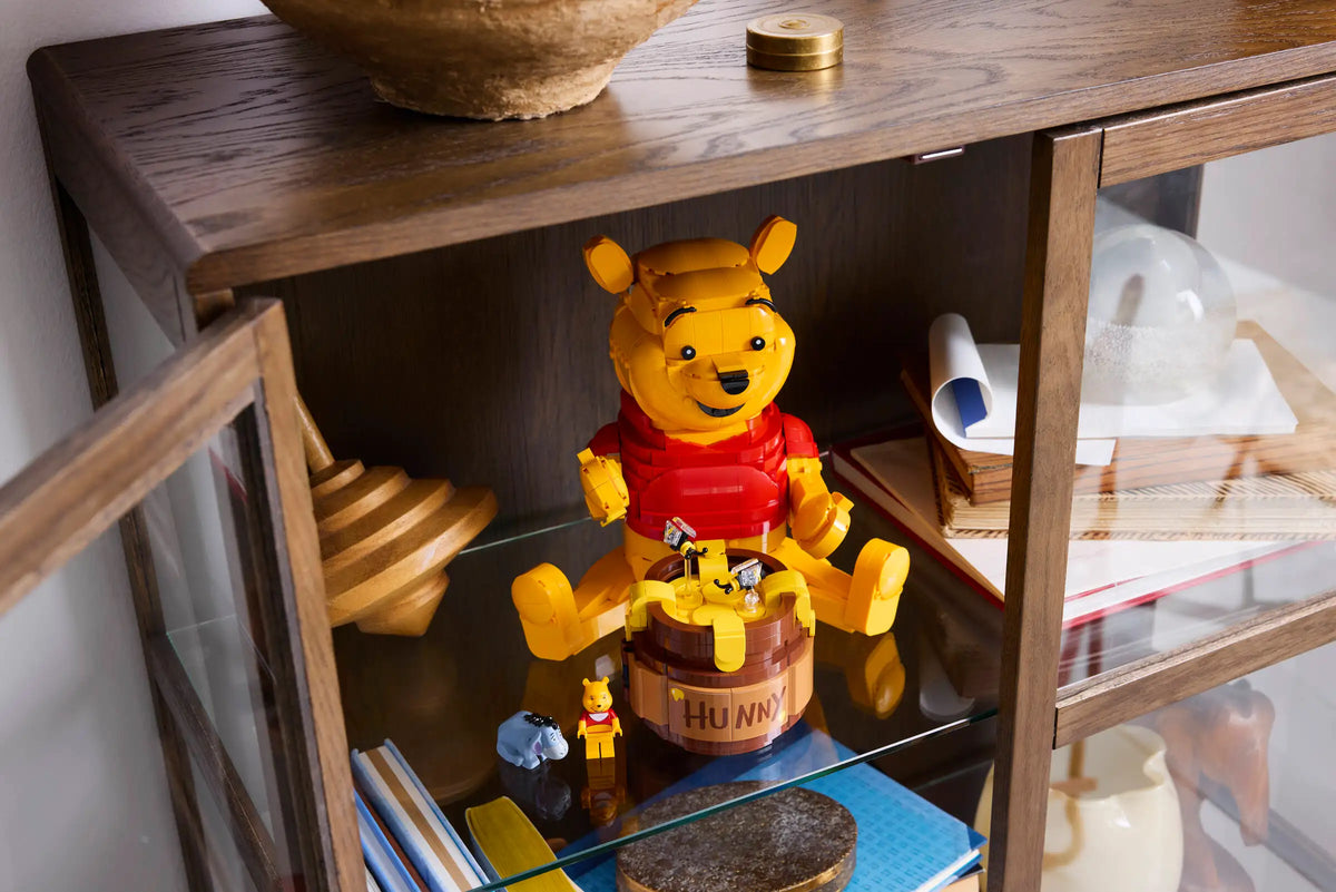LEGO Disney - Winnie the Pooh w/ Honey Pot #43300