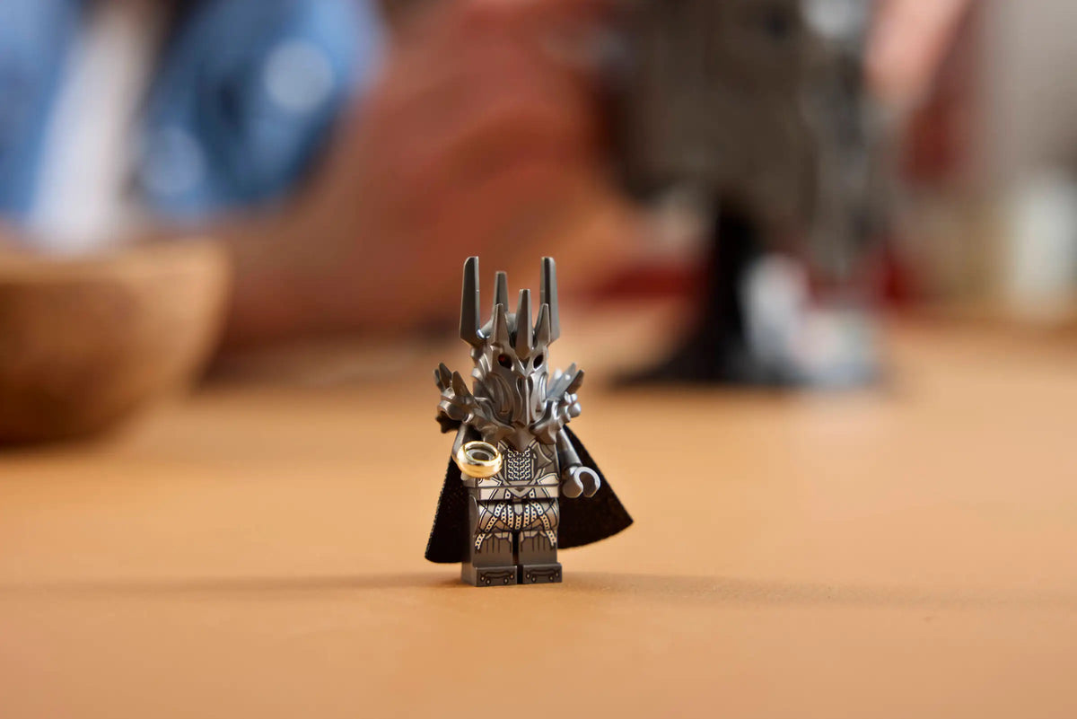 Lego Icons - Lord of the Rings Saurons Helmet #11373