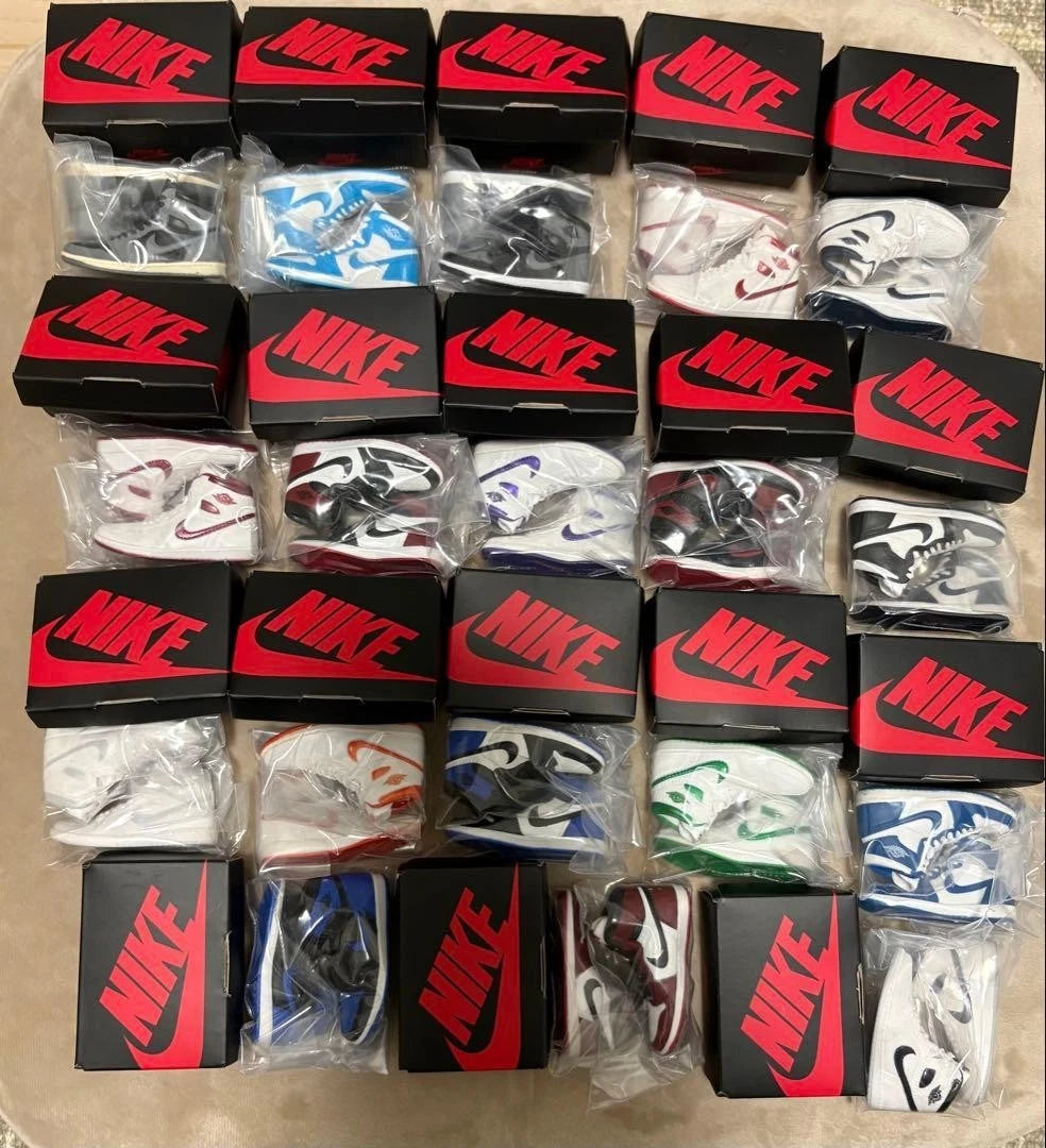 Bandai x Nike - COMPLETE SET WITH SECRETS - Air Jordan 1 High 85 Miniature Collection GASHAPON